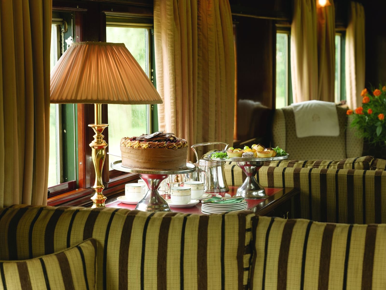 Eftermiddagste i loungevognen